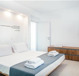 4 bedroom villa with pool and sea view in Perithia, Corfu, sleeps 9